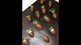 فريز مغطس بالشوكولا Chocolate coated strawberries