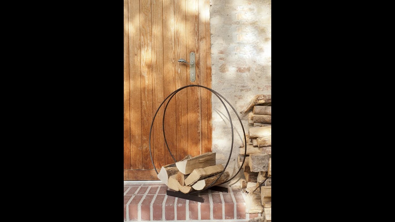 Wohnzimmer dekorieren kamin in szene setzen und holz lagern ... Wohnzimmer orange dekorieren