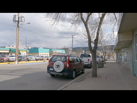 WILLIAMS LAKE BC Canada - Walking in Downtown on a Friday Evening