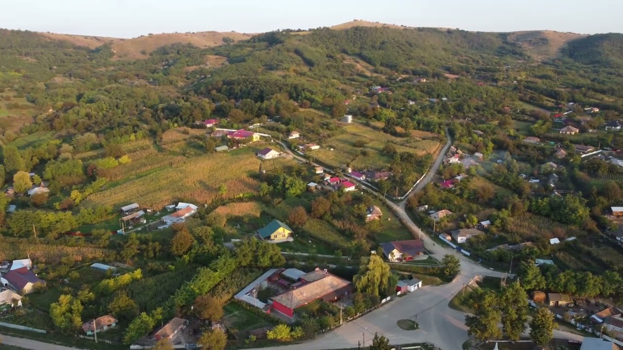 O zi deasupra satului – România văzută din aer I -Cinematic 4K
