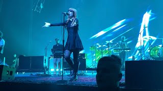Paramore “Crystal Clear” live debut in Dublin