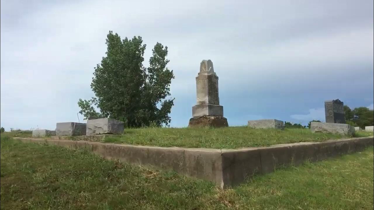 Driving Through Riverview Cemetery. Louisiana, Missouri. YouTube