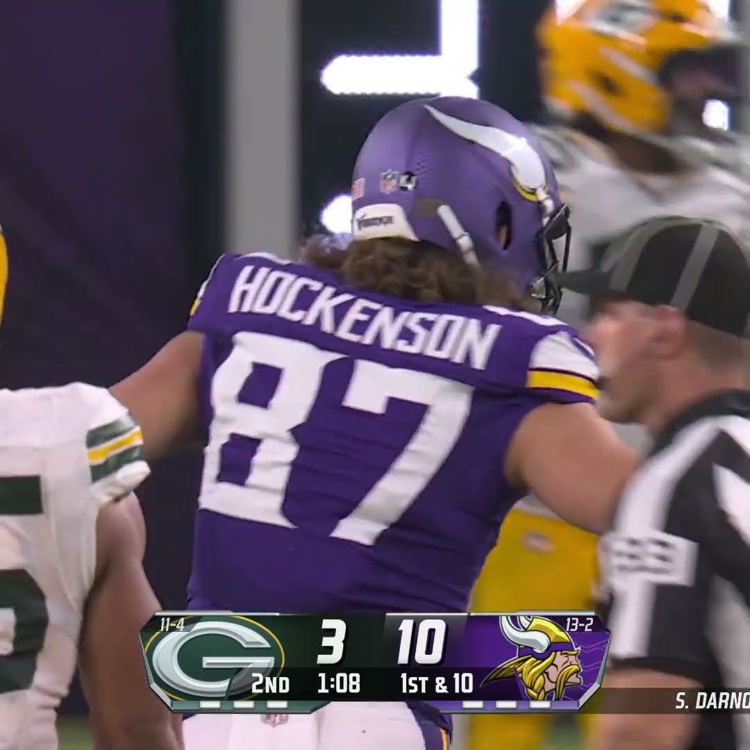 T.J. Hockenson catches for a 28-yard Gain vs. Green Bay Packers