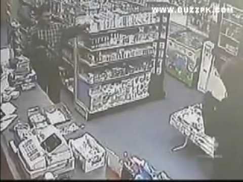 ROBBER IN THE SHOP BECOME MUSLIM