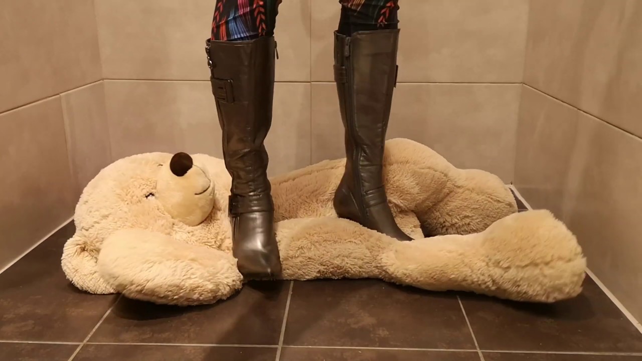 High heel fantasy: Teddy love, murder she wrote