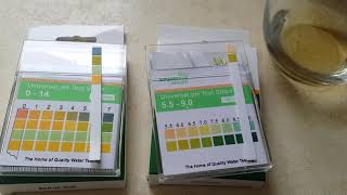 Simplexhealth Testing the ph of vinegar with 0-14 and 5.5-9.0 test strips