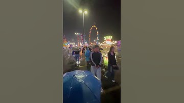 This was the lineup for the CNE Superwheel on opening weekend #toronto #cne #theex #events