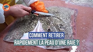 Retirer la peau d'une raie