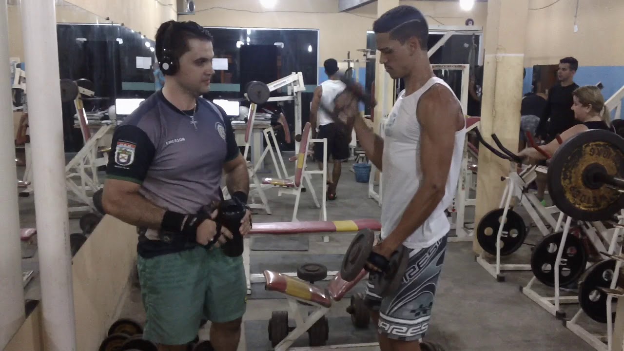 Rosca Martelo Alternado em Pé Atleta Samuel Eli video phone lyrics
