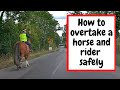 How to overtake safely a horse and rider on country roads
