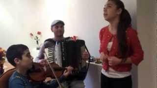 Video voorbeeld van "Daniela si Darius Stoica -Cat esti la parinti acasa (Rares Zegrean Istici) 2013"