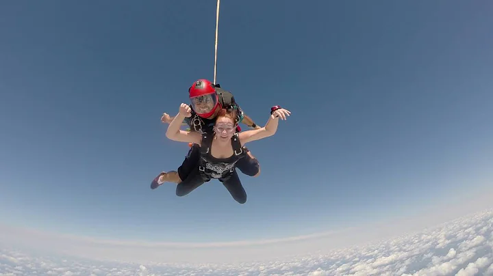 1207 Ashley Benish Skydive at Chicagoland Skydiving Center 20160828 Jeremy Amy