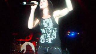 Dolores O&#39;Riordan-BLACK WIDOW live in Paris (06.06.2007)