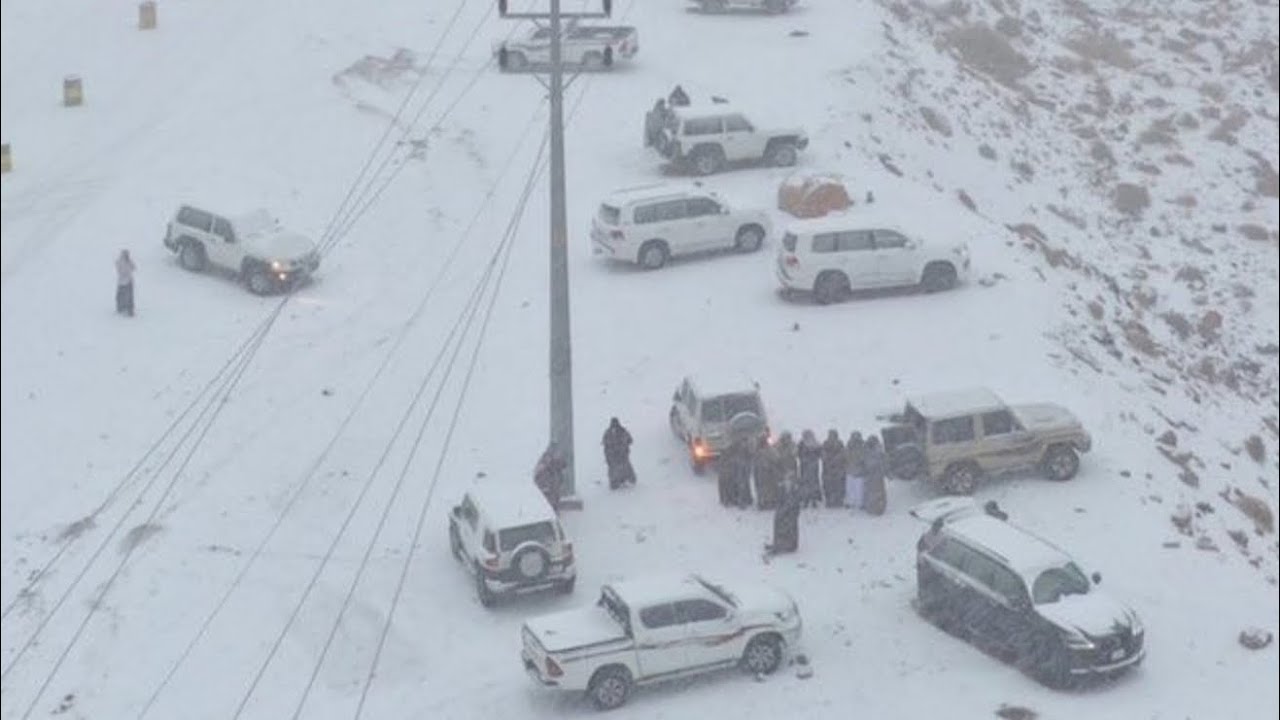 ثلوج جبل اللوز منطقة تبوك السبت 1-1-2022