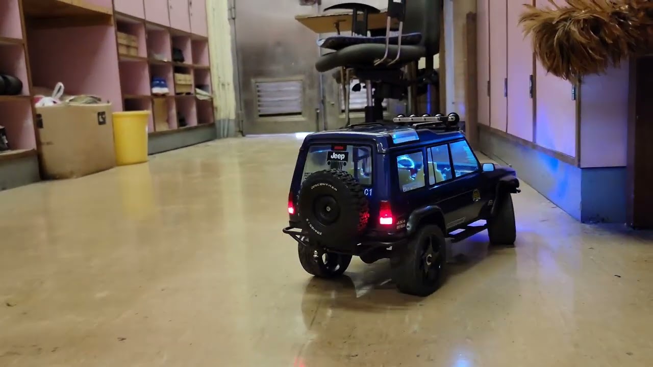 1/10 MST Land Rover Discovery Test