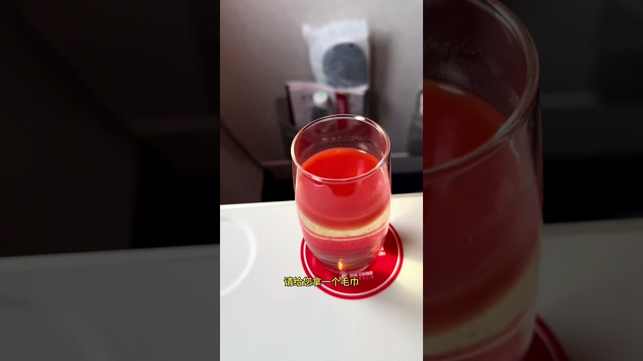 机场都认识的卓越白金卡（重生版） 之前几期视频，真的能看出这世界大多数人都是心善的，好多人为我在机场各种被拦的遭遇不平，共情力爆棚。有网友让我拍一期机场工作人员都认识T卡的，新年首飞必须首都机场。论