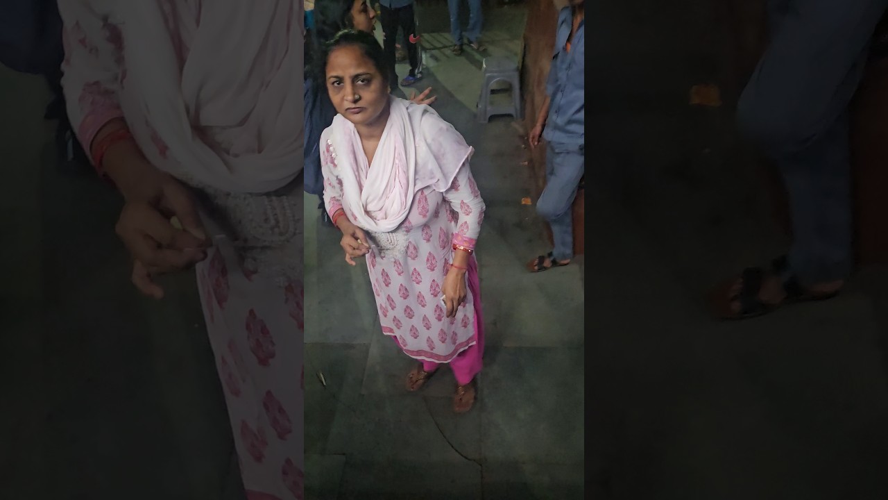 Beaware of Scam in New Delhi Railway Station #alert #newdelhi