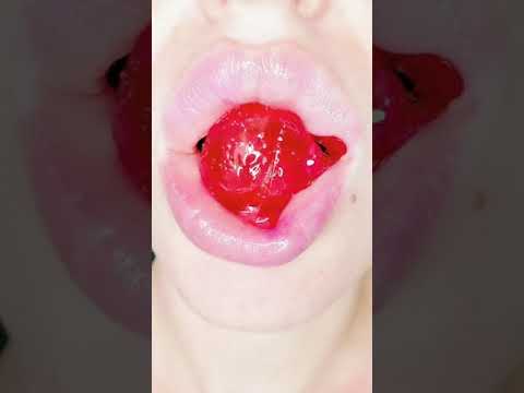Natural Soft kiss👄#goviral #eating #jelly #fyp #Shorts #foryou #presslips#foryou #satisfyingvideo