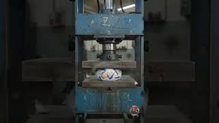 Hydraulic press vs Football . Real-time compression test. ⚙️📉 #satisfying #hydraulicpress #fifa
