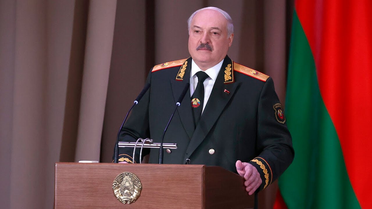 Лукашенко поручил усовершенствовать систему обороны Беларуси