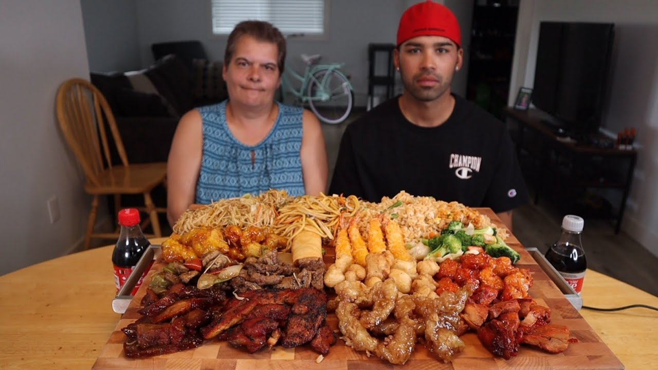 Китайская еда Мукбанг с мамой