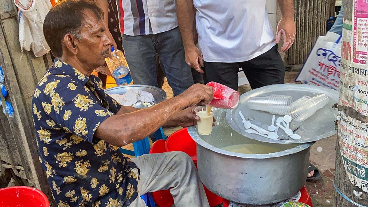 Most Polular & Crazy for HUGE LASSI Matha Wala in Dhaka Traditional ...
