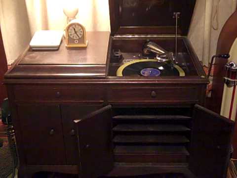 FRANK WESTPHAL - BUGLE CALL RAG - ROARING 20'S VICTROLA