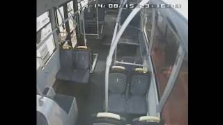 Otobüste Kendini Unutan Kız Ve Kızı Görmeyen Şöför