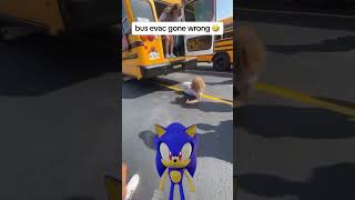sonic reacts to girl falling off bus
