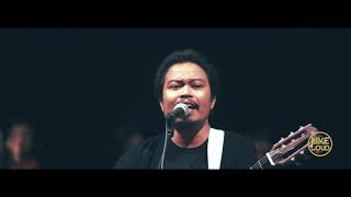 Video thumbnail of "PAYUNG TEDUH X YAMAHA LIVE AND LOUD   Angin Pujaan Hujan"