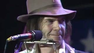 Neil Young - Heart of Gold (Live at Farm Aid 1985)