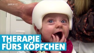 Die kleine Emily braucht einen Helm