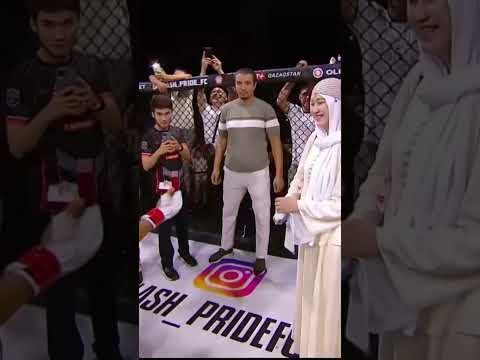 Даже в таком жестком виде спорта есть место романтики #mma #mmafighters #wedding #предложение