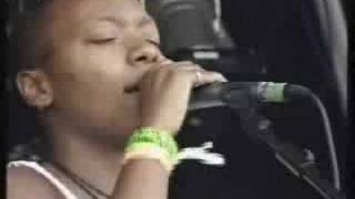 Me&#39;Shell Ndegeocello Glastonbury 1994 With Jojo Mayer, Pt 2