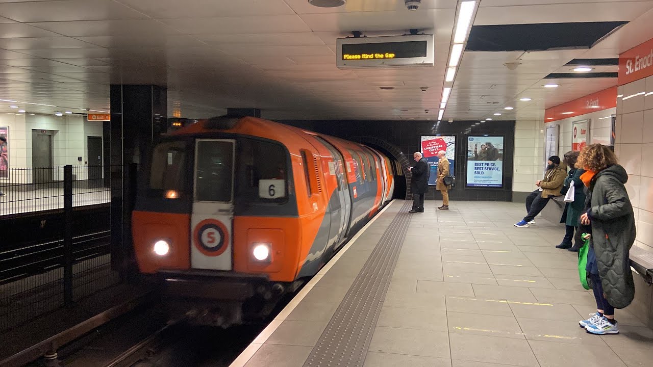 Glasgow subway times christmas
