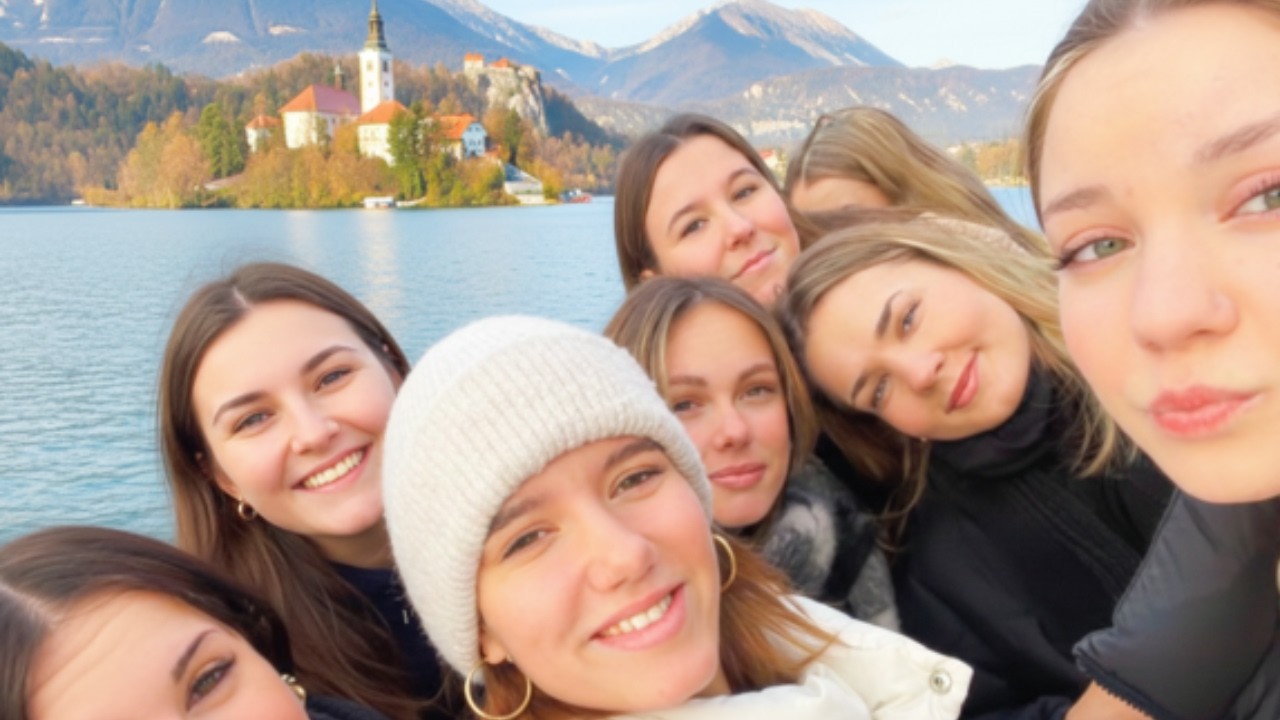 Are Long-Distance Friendships impossible?