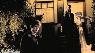 damon&elena and alek&chloe-holding on and letting go