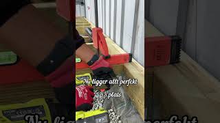 Bygger du altan? Här visar vi ett enkelt knep för att få reglarna på plats utan problem #altanbygge