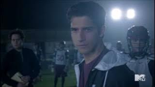 Teen Wolf S6E11 - Wolf on the Lacross Field