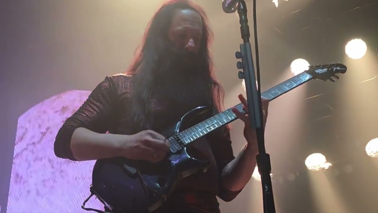 Dream Theater - John Petrucci best solo 03/25 - YouTube