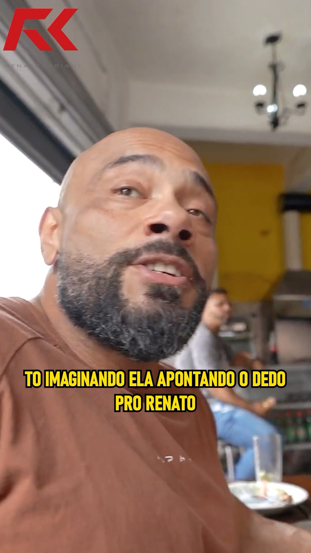 SERÁ QUE A TATI BRIGOU COM O CARIANI? ? #renatocariani #taticariani #juliobalestrin #familia #feliz