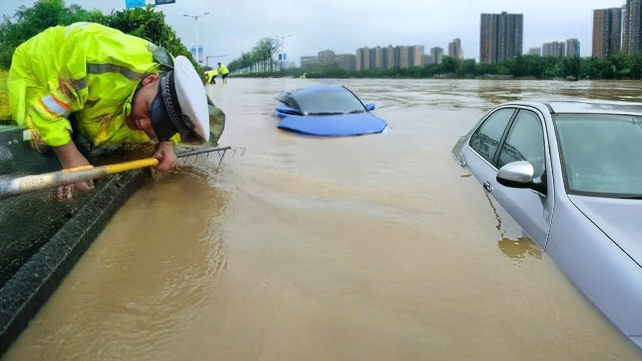 unclogging storm drain - Super Easy Tool to Unclog Culvert Drains and Prevent Street Floods! 🚧