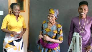 Kasolo doing Kyaa kya Ngai with Kalenga & Mukwenze. @RoyalMedia Kindly Subscribe. Dial *811*402#