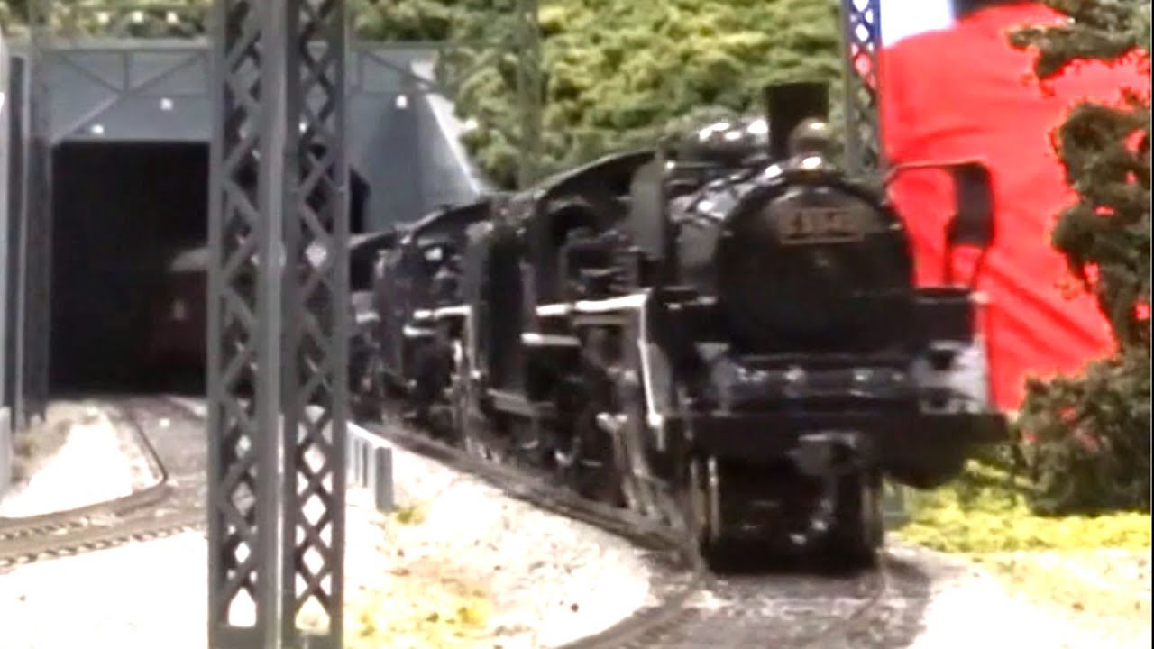 HOゲージ、蒸気機関車、 C55＋C57x2三重連＋旧客20輌、走行動画