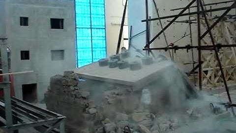 Shake table test: Brick masonry,Kobe, 20%