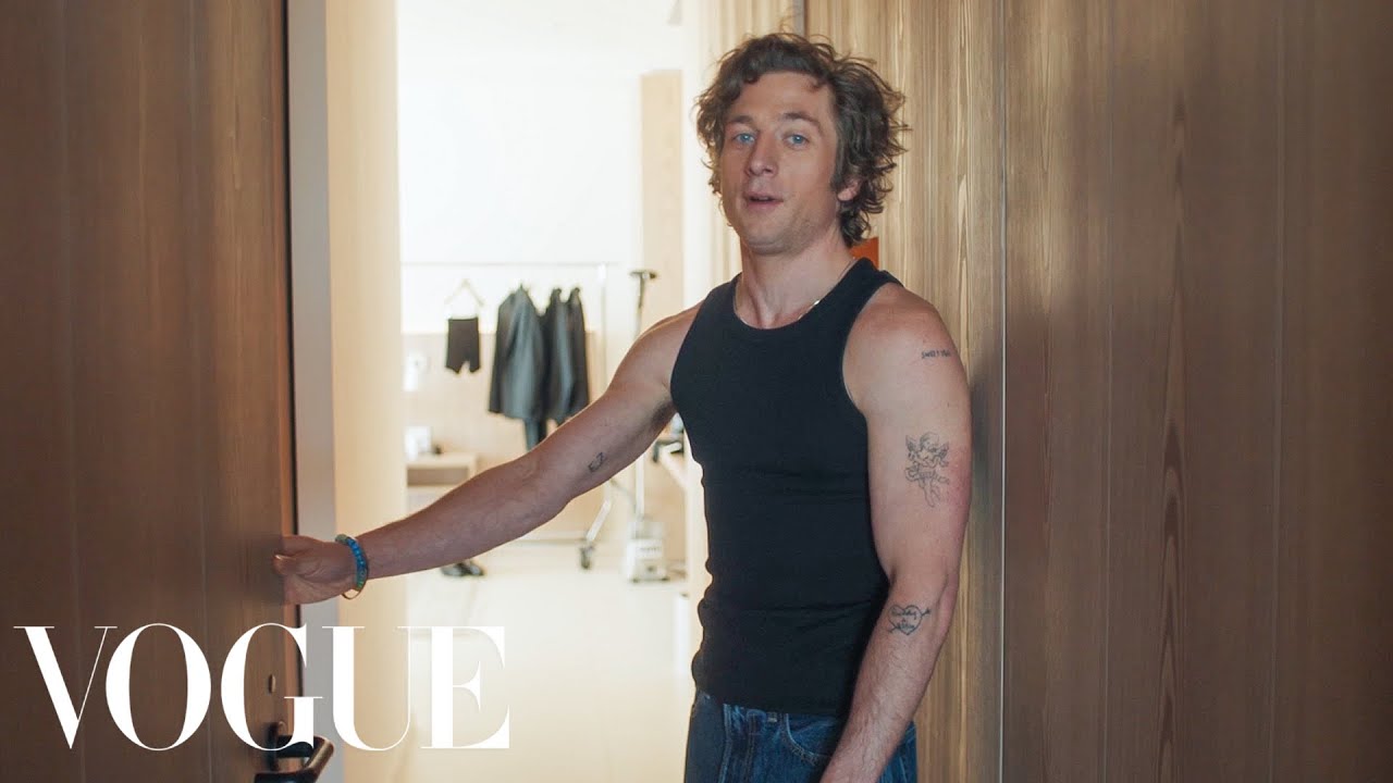 Jeremy Allen White Gets Ready for the Golden Globes