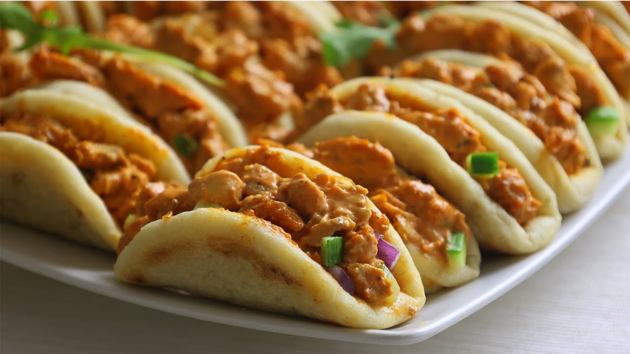 خبز الكماج مصغرة بحشوة الدجاج