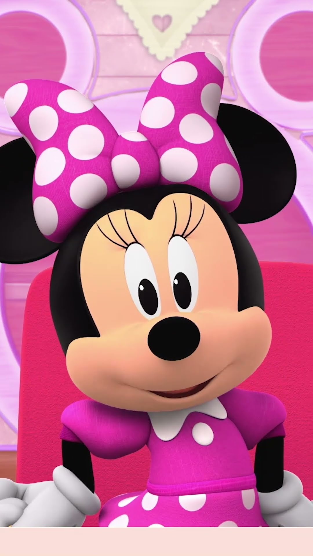 This is BOW-tastic! Help Minnie Mouse pick out a bow ? #meandmickey #disneyjr.