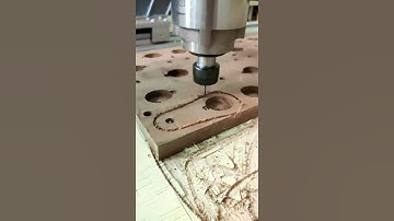 CNC Router Usinando Abridor de Garrafas de Madeira #shorts
