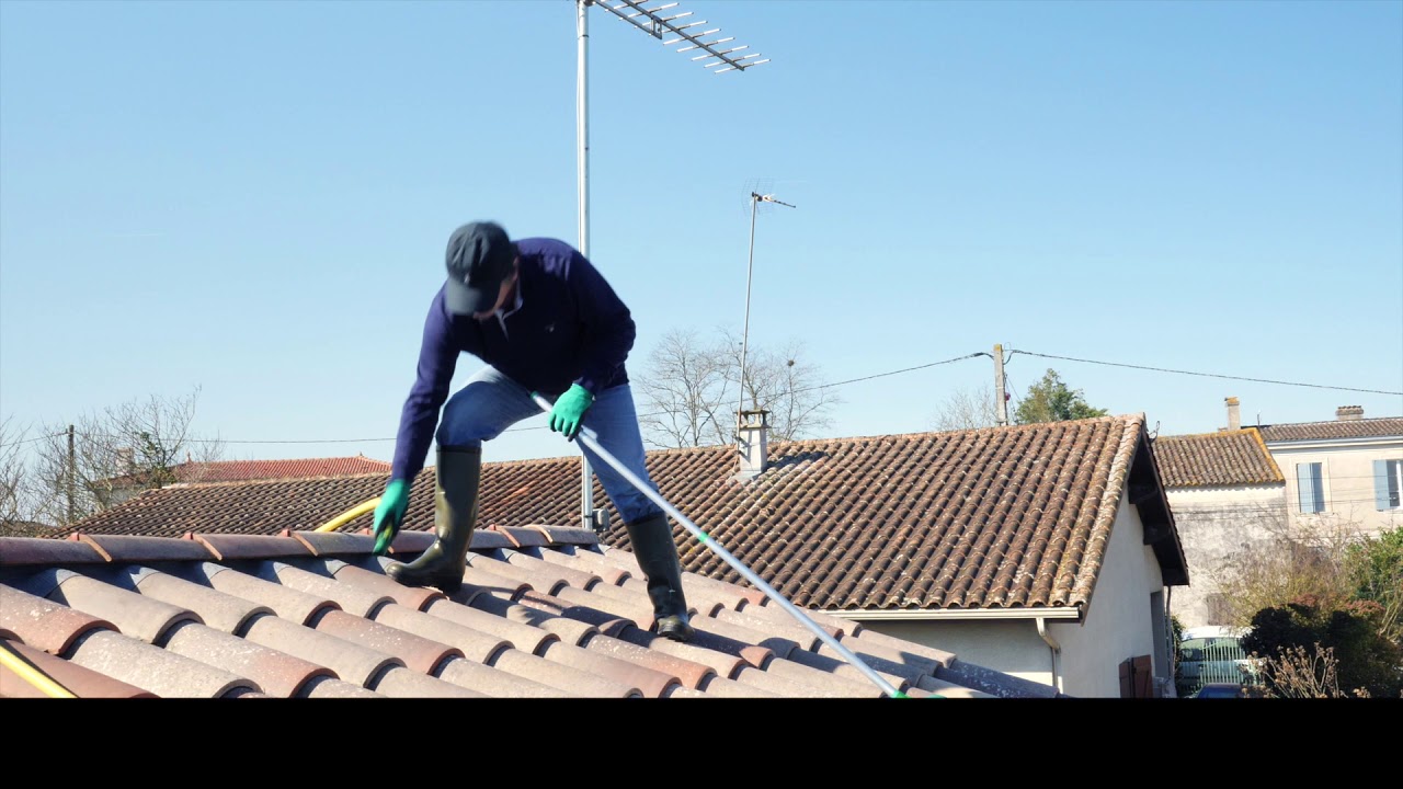 Présentation nettoyage toiture, balais brosse Good Roof